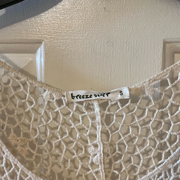 Elegant Cream Crochet Blouse - Picture 4 of 5